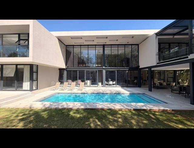 4 BEDROOM HOUSE FOR SALE IN SANDHURST